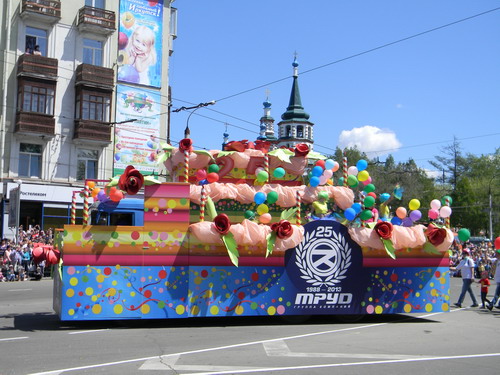 декорирование машины на карнавал